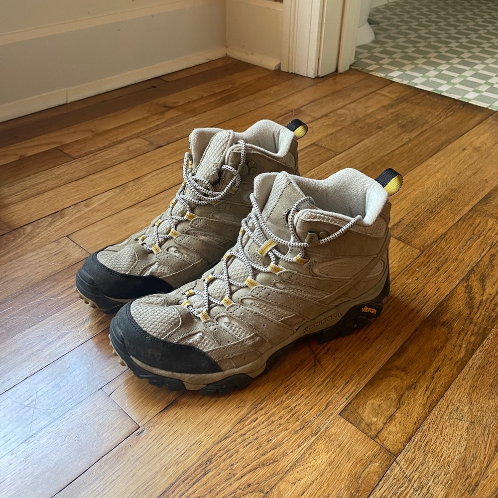 Merrell Moab mid women’s size 11